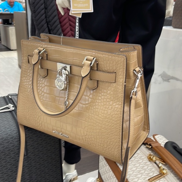 MICHAEL KORS HAMILTON MEDIUM SATCHEL 
 COLOR: Camel
NWT - Picture 2 of 16